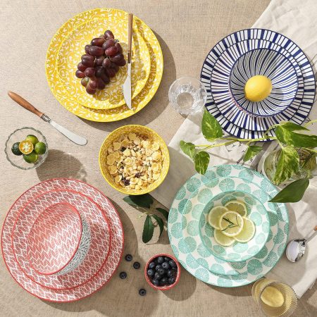 Multi-Color Mixed Ceramic Dinnerware Set (12 pieces/4 servings), Scratch-Resistant Design, Microwave and Dishwasher Safe